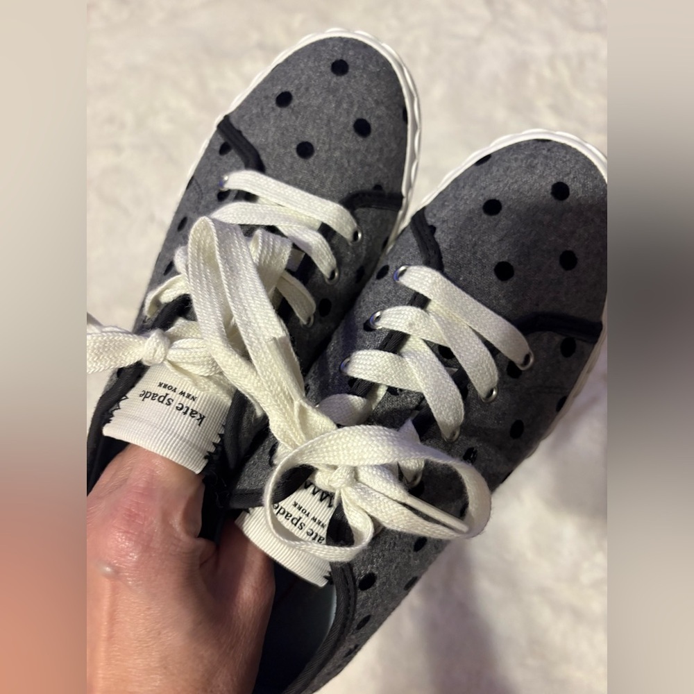 Kids Gray Polka Dot Sneaker sze 8